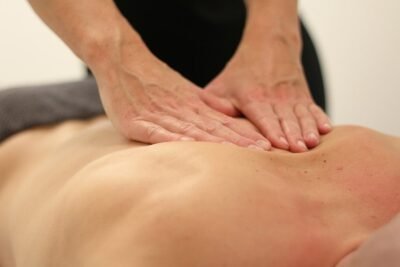 A Importância do Toque na Massagem Erótica