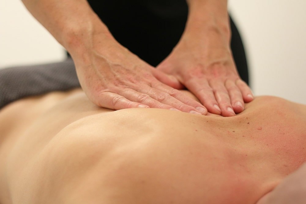 A Importância do Toque na Massagem Erótica